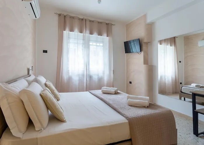 Fly Guest House 290